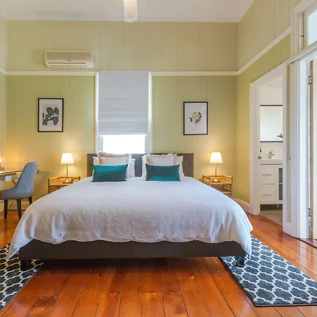 99 Kirkland Bed & Breakfast 3*