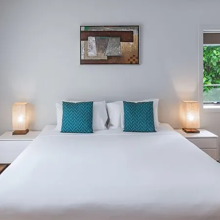 Essence Chermside 4*