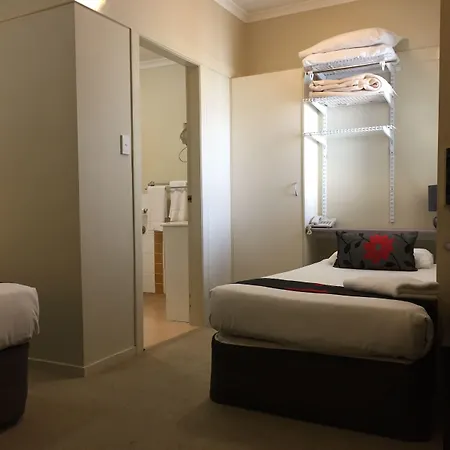 Street 3* Brisbane