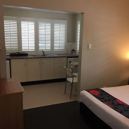 Street Aparthotel 3*