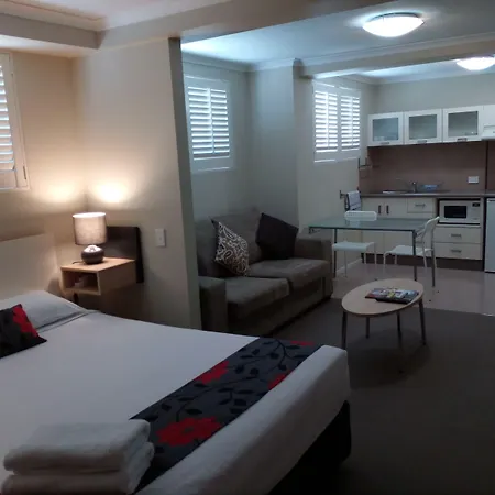 Street Aparthotel