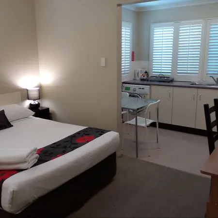 Street Aparthotel 3*