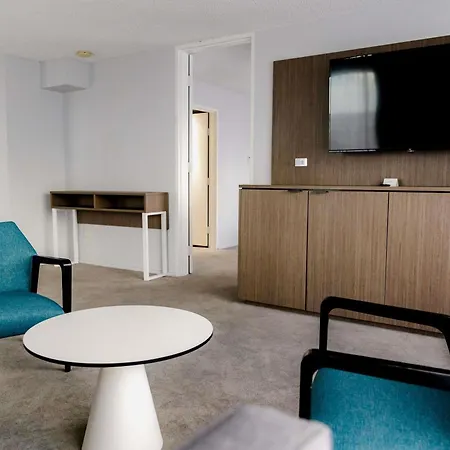 Hotel Mercure Spring Hill 4*