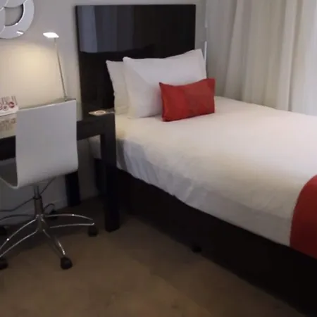 Aparthotel Mantra Midtown 4*