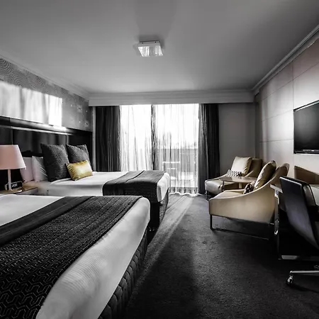 Pullman King George Square Hotel
