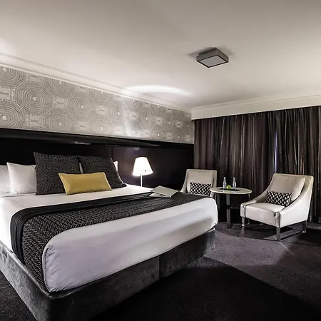 Pullman King George Square 5* Brisbane