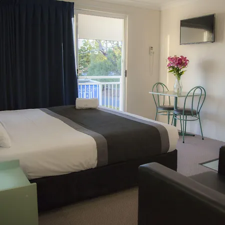 Chermside Court Motel 4*
