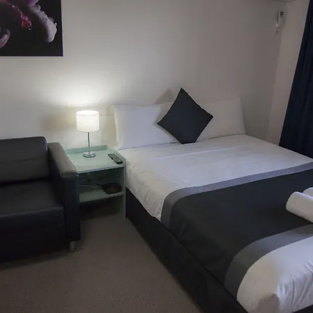 Chermside Court 4*