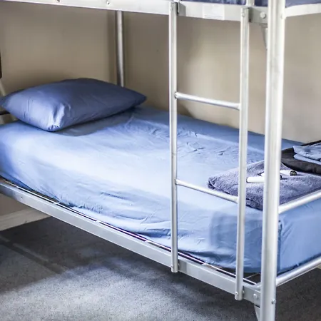 Somewhere To Backpackers Hostel Brisbane