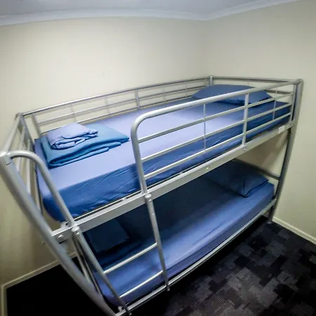 Somewhere To Backpackers * Brisbane