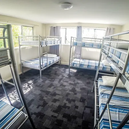 Somewhere To Backpackers Hostel Brisbane
