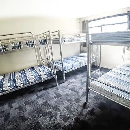 Somewhere To Backpackers Hostel Brisbane