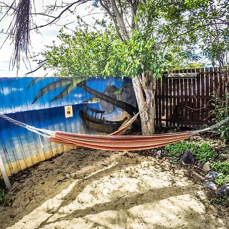 Somewhere To Backpackers Hostel