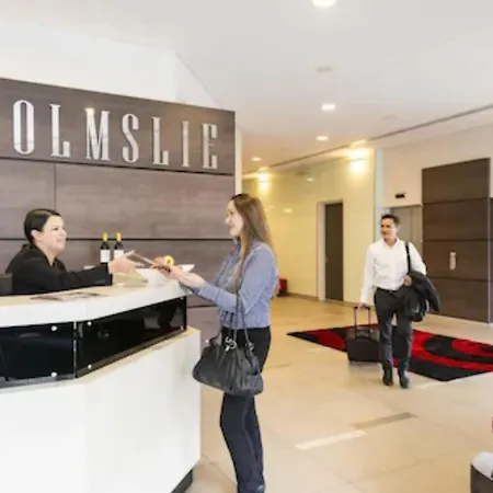 The Colmslie 5*