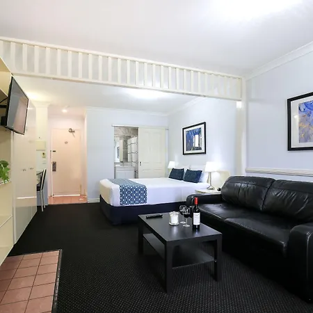 Toowong 4*