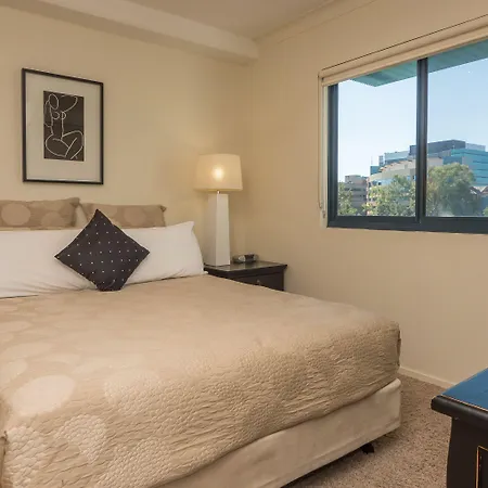 Aparthotel On The Park 5*
