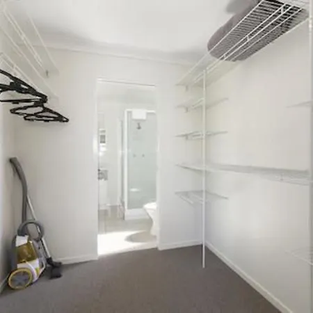 Parkview Aparthotel 4*