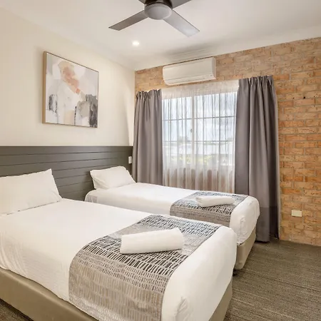 Coopers Colonial 4*