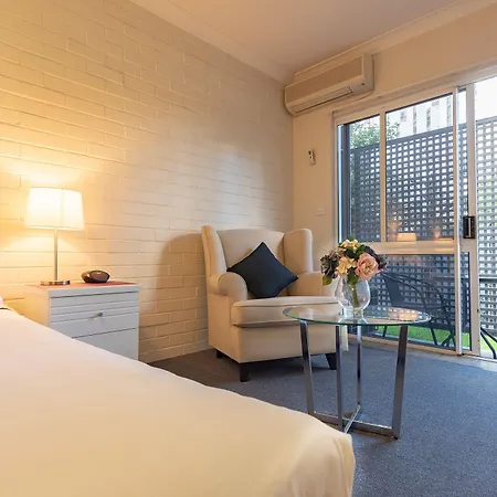 Benson Court Motel 4*