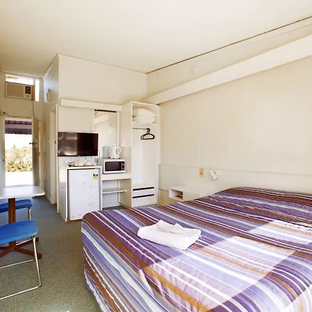 Sunnybank Hotel 3*