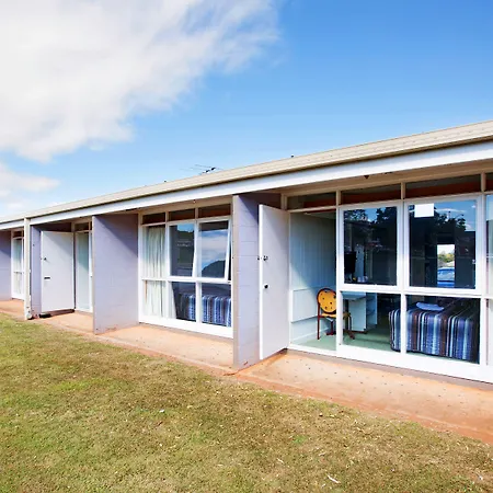 Sunnybank 3*
