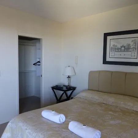 The Oasis Aparthotel 4*