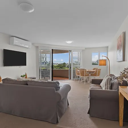 The Oasis Aparthotel 4*