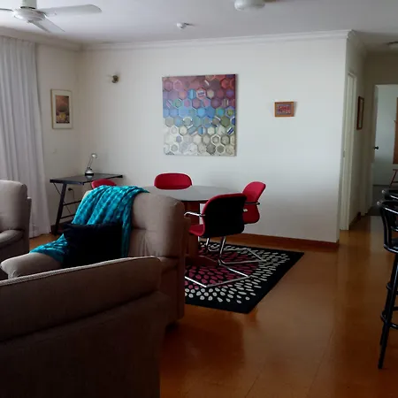 Kirribilli Aparthotel