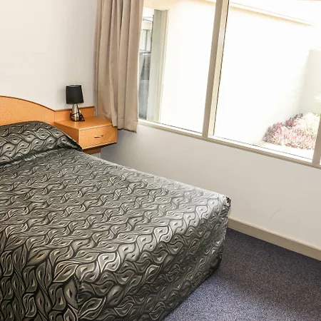 Salisbury 3* Brisbane