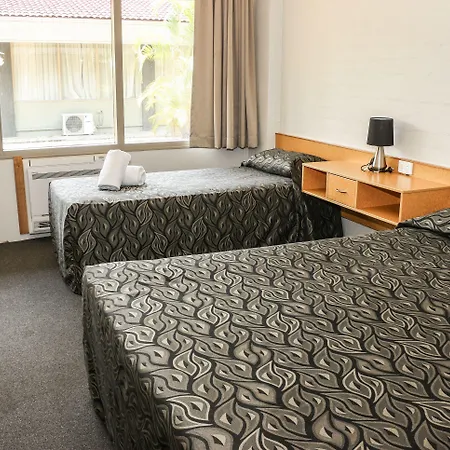 Salisbury 3* Brisbane
