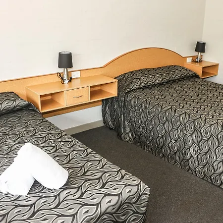 Salisbury Hotel 3*