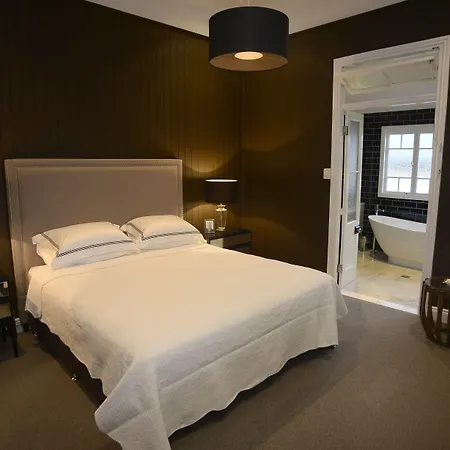 Heal House Bed & Breakfast Brisbane