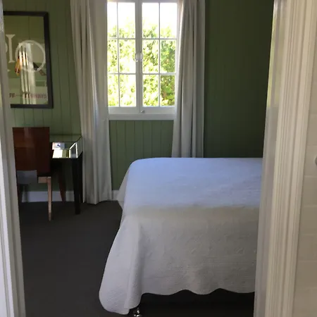 Bed & Breakfast Heal House Brisbane