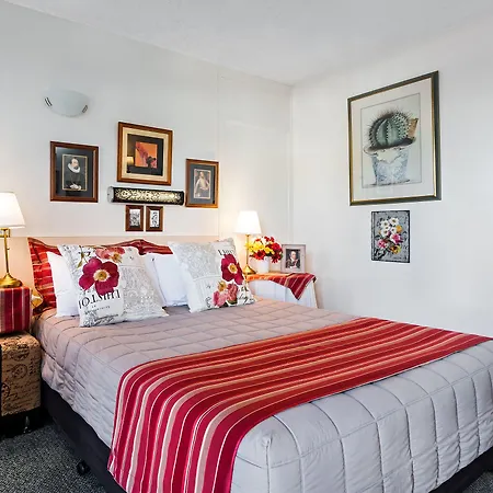 Airport Riverview Motel 3*