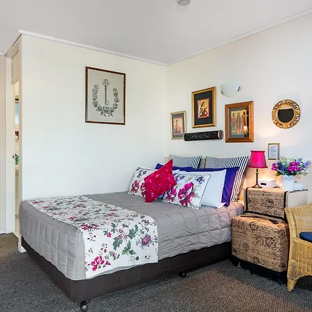Airport Riverview Motel 3*