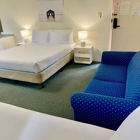 Paramount Motel