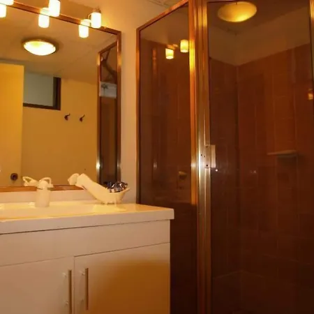 Motel Lancaster Court Brisbane