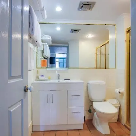 Albion Manor 4*