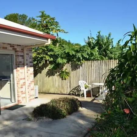 Redland Bay 3*