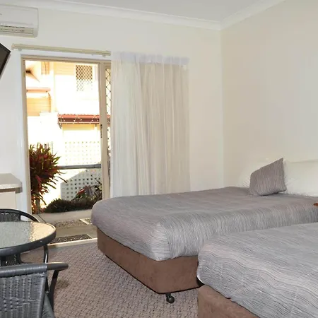 Redland Bay 3*