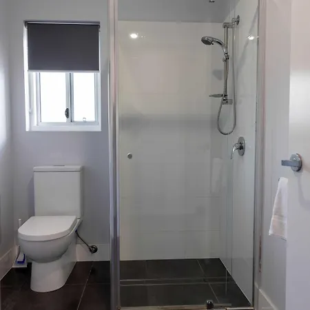 Wynnum Anchor 4*