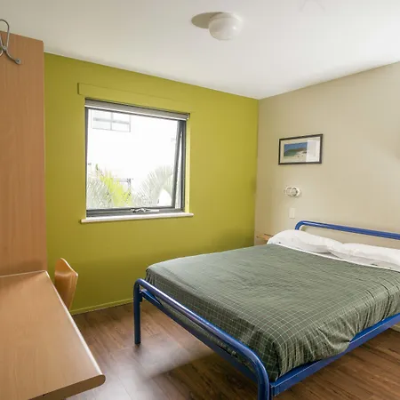 Yha * Brisbane