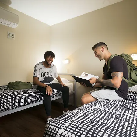 Yha Hostel *