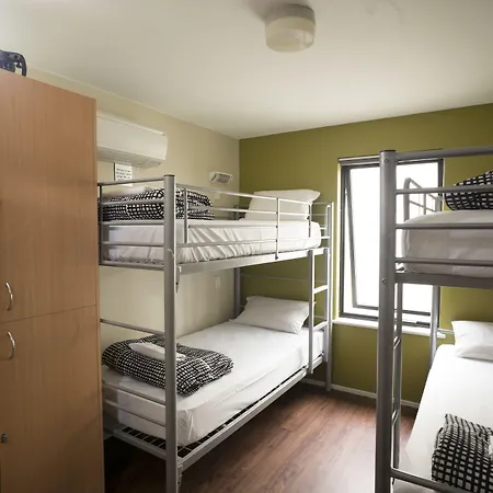 Yha Hostel *