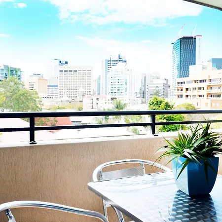 Spring Hill Mews Aparthotel 4*