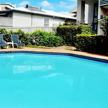 Spring Hill Mews Aparthotel 4*