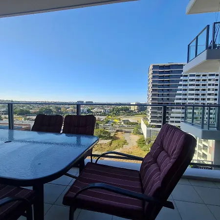 Aparthotel Link Portside Wharf 4*