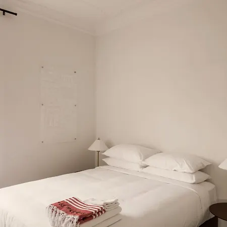 Miss Midgley's - Drawing Apartment Brisbane