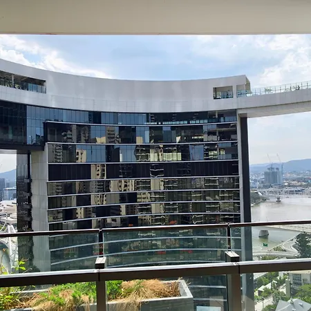 Queen's Wharf Apartment *