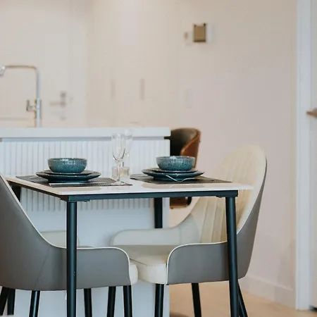 Apartment Nooon Qw - Managed By The Nooon *